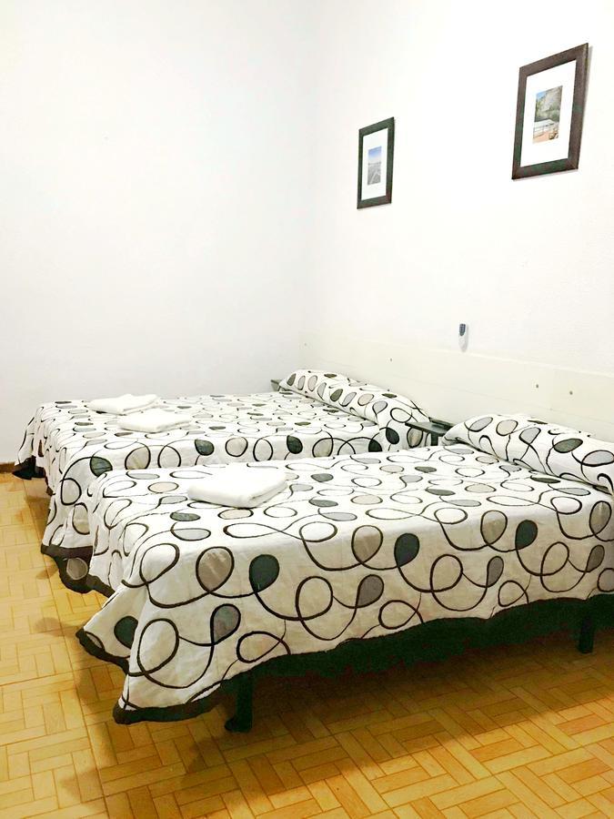 Hostal Los Arcos Madrid Exterior photo