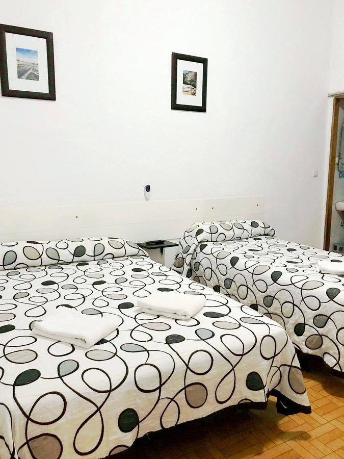 Hostal Los Arcos Madrid Exterior photo