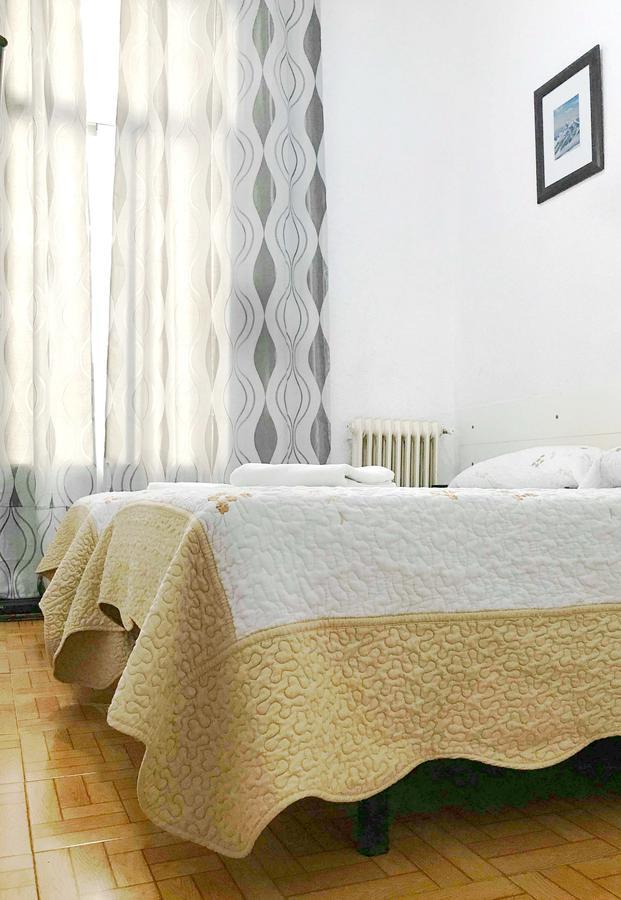 Hostal Los Arcos Madrid Exterior photo